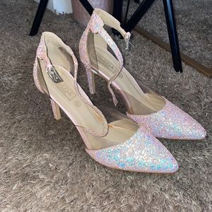 Glitter pink pumps with strap